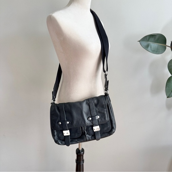 Ralph Lauren Messenger Black Leather Crossbody Bag - Picture 8 of 14